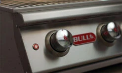 BULL Brahma - Gasgrill Mit Infrarot Backburner Und Rotisserie -Bbq Discounter BULL Grills Bedienblende 1