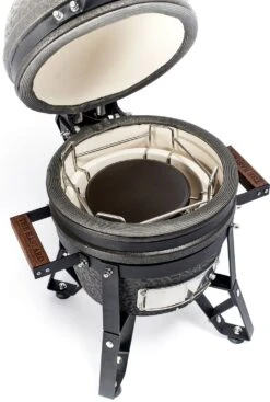 The Bastard Keramikgrill Urban Small - Schwarz Matt - Modell 2023 -Bbq Discounter Bastard Keramikgrill Urban Small Hitzeschild BU206