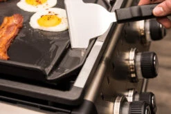 Broil King Grillplatte / Gusseisen Plancha Für Baron (ersetzt 2 Grillroste) -Bbq Discounter Broil King Baron Grillplatte Fettablauf 11342