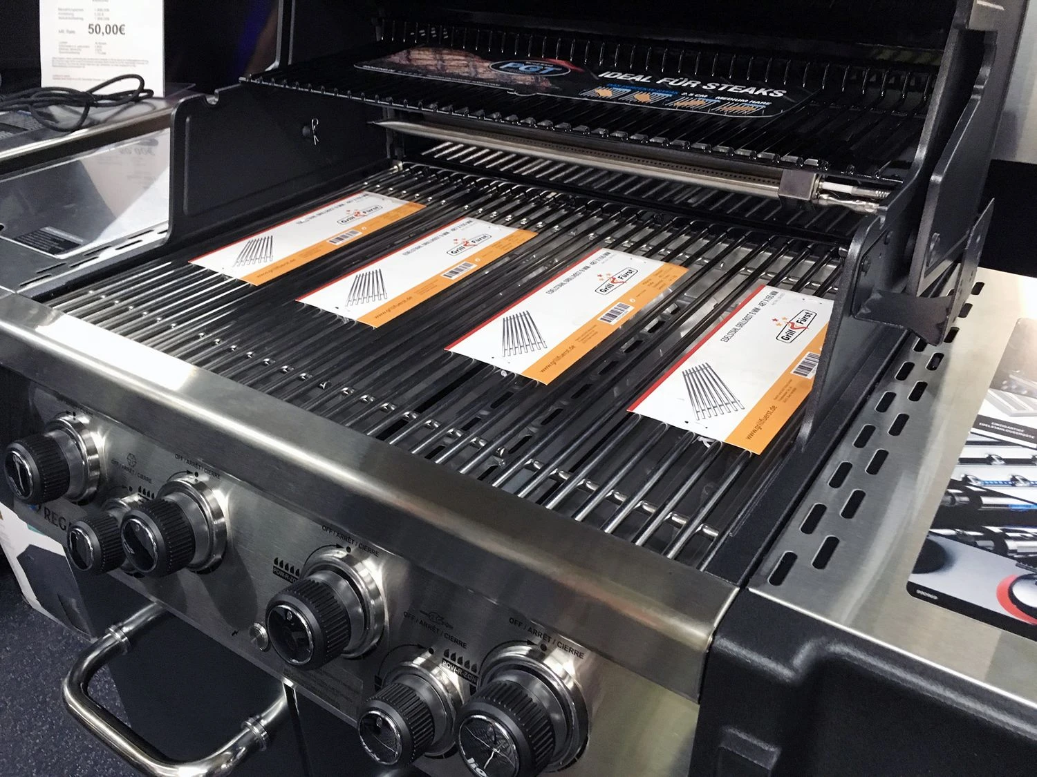 Broil King Regal 490 Black Gasgrill - Modell 2023 - Grillfürst Deal Mit Zusätzlichen Edelstahl Grillrosten 12 Broil King Regal 490 Black Gasgrill - Modell 2023 - Grillfürst Deal Mit Zusätzlichen Edelstahl Grillrosten – Bild 12