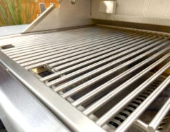 BULL Brahma Gasgrill - Einbaugrill Mit Backburner Und Rotisserie 7 BULL Brahma Gasgrill - Einbaugrill Mit Backburner Und Rotisserie -Bbq Discounter Bull Brahma Built In Grillrost Detail 57568CEBU