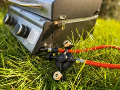 Grillfürst Kombi Kartuschen-Druckregler 50 Mbar - X-DEAL Inkl. 12 Grillfürst Gaskartuschen -Bbq Discounter Grillfuerst Dual Druckminderer Kartuschen