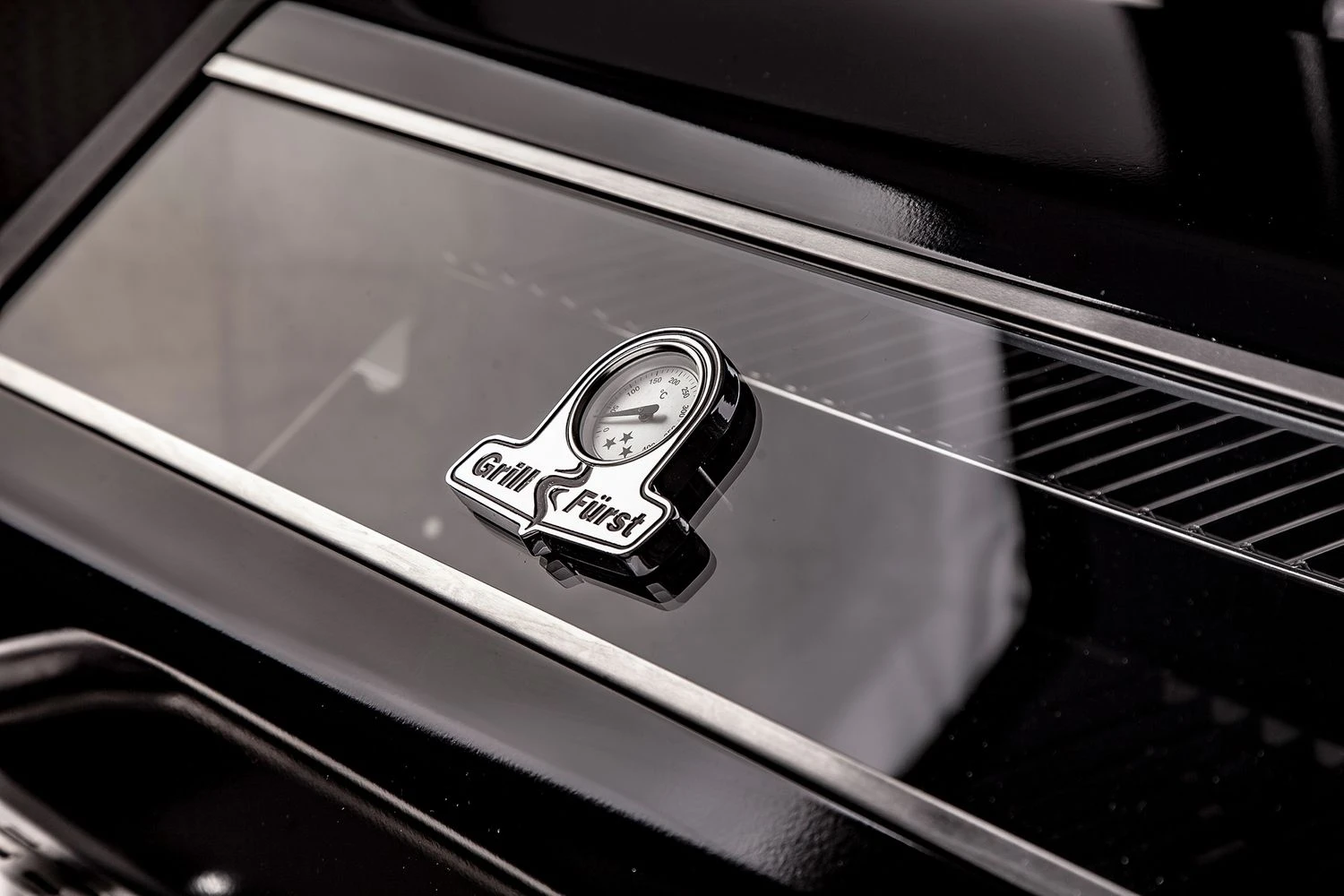 Grillfürst G620G 6-Brenner Gasgrill - Eintracht Frankfurt Edition - Gusseisenroste 5 Grillfürst G620G 6-Brenner Gasgrill - Eintracht Frankfurt Edition - Gusseisenroste – Bild 5