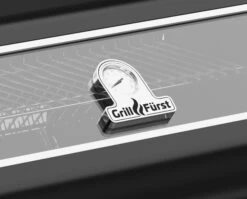 Grillfürst G620E 6-Brenner Gasgrill Mit Hochtemperaturbrenner, Heckbrenner Und Edelstahl Rosten - X-DEAL Inkl. Zubehörpaket 23 Grillfürst G620E 6-Brenner Gasgrill Mit Hochtemperaturbrenner, Heckbrenner Und Edelstahl Rosten - X-DEAL Inkl. Zubehörpaket -Bbq Discounter Grillfuerst Gasgrill G620E Deckelthermometer