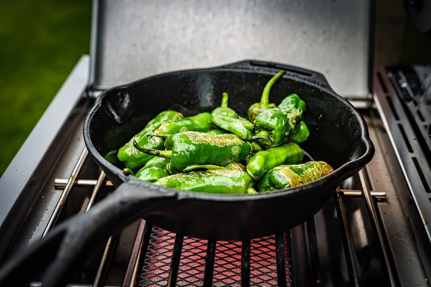 Grillfürst G620G 6-Brenner Gasgrill - Eintracht Frankfurt Edition - Gusseisenroste 15 Grillfürst G620G 6-Brenner Gasgrill - Eintracht Frankfurt Edition - Gusseisenroste – Bild 15