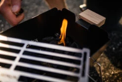 Knister Grill Original - Ausziehbarer Holzkohle Kompaktgrill -Bbq Discounter Knister Grill anzuenden