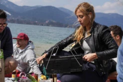 Knister Grill Original - Ausziehbarer Holzkohle Kompaktgrill -Bbq Discounter Knister Grill auseinanderziehen