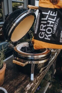 Monolith ICON Black Keramikgrill Tischgrill Inkl. Gestell -Bbq Discounter Monolith Icon Holzkohle befuellen