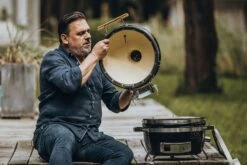 Monolith ICON Black Keramikgrill Tischgrill Inkl. Gestell -Bbq Discounter Monolith Keramikgrill Icon Deckel abnehmbar