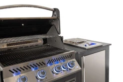 Napoleon Outdoor Küche Oasis Compact 105 Mit Prestige 500 Einbaugrill Und Einbau Sizzle Zone - Inkl. Arbeitsplatte Aus Feinsteinzeug -Bbq Discounter Napoleon Oasis Compact P500 mit Sizzle Zone Seitenbrenner Set