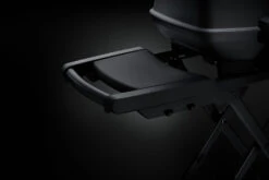 Napoleon Phantom TravelQ PRO285X Kompakt Gasgrill, Mattschwarz - Mit Klappbarem Wagen Inkl. Warmhalterost - Modell 2023 -Bbq Discounter Napoleon Phantom TravelQ PRO285X Seitenablagen mattschwarz