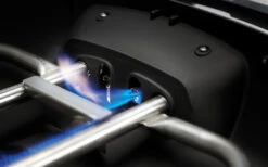 Napoleon Phantom TravelQ PRO285X Kompakt Gasgrill, Mattschwarz - Mit Klappbarem Wagen Inkl. Warmhalterost - Modell 2023 -Bbq Discounter Napoleon Phantom TravelQ PRO285X jet fire zuendung