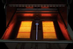 Napoleon Prestige Pro 825-3 Edelstahl Gasgrill Inkl. Drehspieß Und Bodenbeleuchtung + Gratis Napoleon Holzkohlegrill Kugelgrill Ø 57cm 33 Napoleon Prestige Pro 825-3 Edelstahl Gasgrill Inkl. Drehspieß Und Bodenbeleuchtung + Gratis Napoleon Holzkohlegrill Kugelgrill Ø 57cm -Bbq Discounter Napoleon Prestige Pro 825 sizzle zone 1