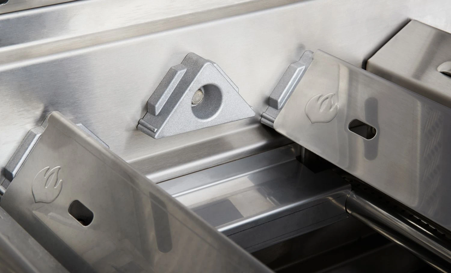 Napoleon Prestige Pro 665-3 Edelstahl Gasgrill Inkl. Drehspieß - Modell 2023 17 Napoleon Prestige Pro 665-3 Edelstahl Gasgrill Inkl. Drehspieß - Modell 2023 – Bild 17