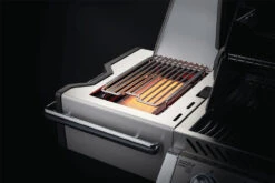 Napoleon Prestige Pro 500-3 Edelstahl Gasgrill Inkl. Drehspieß - Modell 2023 - SMART Deal Inkl. Grillfürst Grill Control -Bbq Discounter Napoleon Prestige Pro Sizzle Zone Offen 1