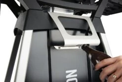 Napoleon TravelQ PRO285 Kompakt Gasgrill Schwarz Mit Untergestell - Modell 2023 -Bbq Discounter Napoleon TravelQ Pro285 Untergestell Flaschenoeffner