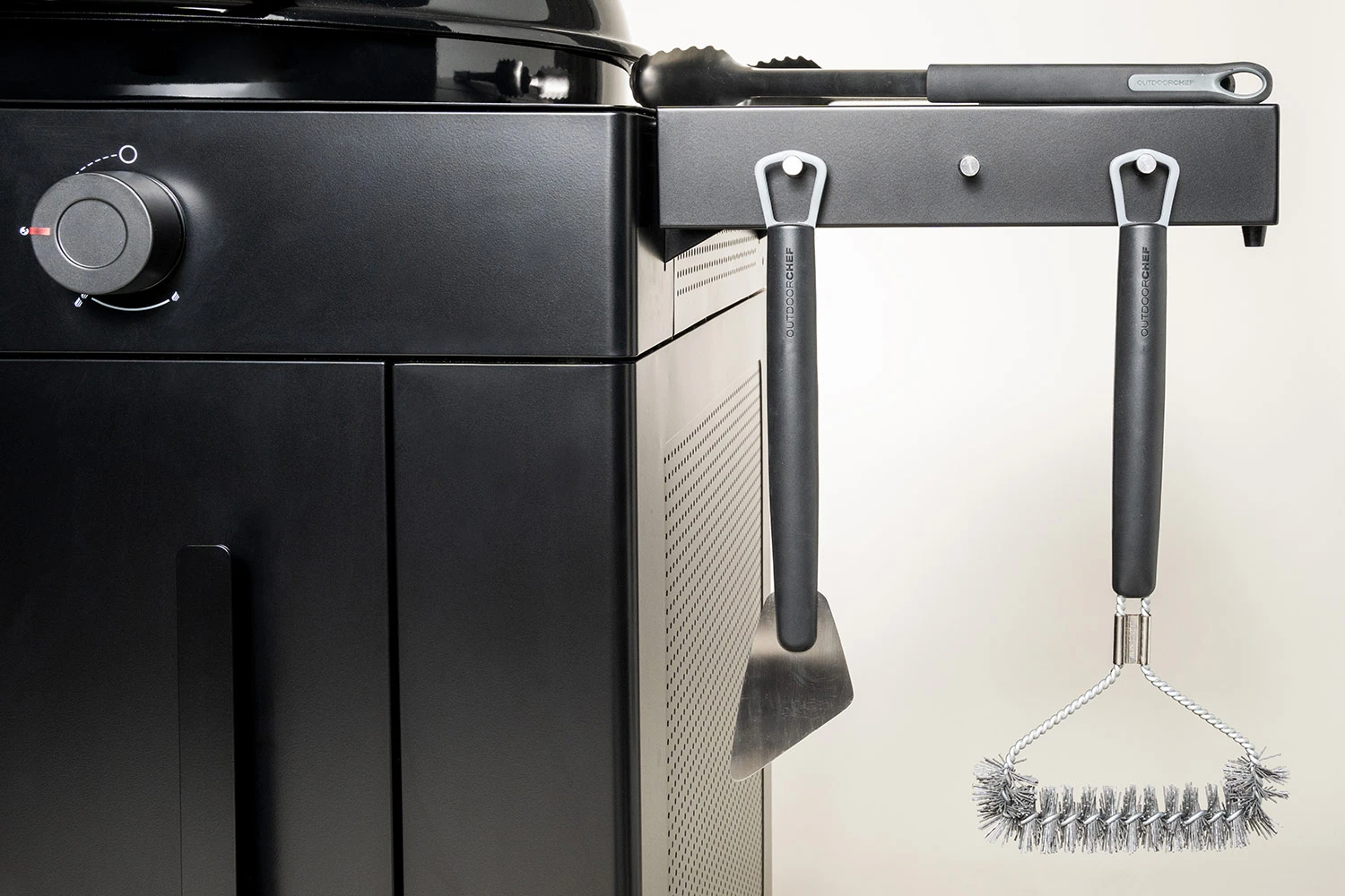 Outdoorchef Gas Kugelgrill Arosa 570 G Evo Black Style - Inkl. Blazing-/Cooking Zone Kit Plus 6 Outdoorchef Gas Kugelgrill Arosa 570 G Evo Black Style - Inkl. Blazing-/Cooking Zone Kit Plus – Bild 6
