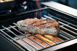 Outdoorchef Gas Kugelgrill Arosa 570 G Evo Black Style - Inkl. Blazing-/Cooking Zone Kit Plus 24 Outdoorchef Gas Kugelgrill Arosa 570 G Evo Black Style - Inkl. Blazing-/Cooking Zone Kit Plus -Bbq Discounter Outdoorchef Blazing Zone Arosa Nachruesten