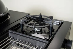 Outdoorchef Gas Kugelgrill Arosa 570 G Evo Black Style - Inkl. Blazing-/Cooking Zone Kit Plus 25 Outdoorchef Gas Kugelgrill Arosa 570 G Evo Black Style - Inkl. Blazing-/Cooking Zone Kit Plus -Bbq Discounter Outdoorchef Cooking Zone Blazing Zone Kit Arosa