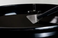 Outdoorchef Trichter Reinigungsset Für EASY FLIP Trichter -Bbq Discounter Outdoorchef Trichter Schaber Anwendung02