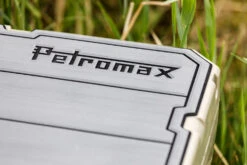 Petromax Haft-Auflage Für Kühlbox Kx50 Grau Mit Linien -Bbq Discounter Petromax Haftauflage Kuehlbox grau Linien Detail