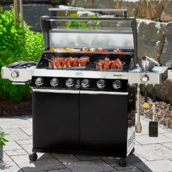 Rösle Gasgrill Videro G6-S VARIO+ Schwarz - Modell 2023 - X-DEAL Inkl. Abdeckhaube, Grillplatte Und Drehspieß 32 Rösle Gasgrill Videro G6-S VARIO+ Schwarz - Modell 2023 - X-DEAL Inkl. Abdeckhaube, Grillplatte Und Drehspieß -Bbq Discounter Roesle Gasgrill Videro G6 S Mood