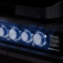 Rösle Gasgrill Magnum PRO G4-S - X-DEAL Inkl. Abdeckhaube, Gusseisen Grillplatte Und Drehspieß - Modell 2023 -Bbq Discounter Roesle Magnum Pro G4 S Drehregler beleuchtet