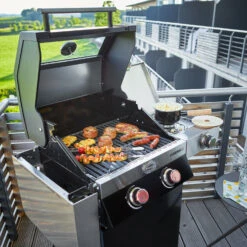 Rösle Gasgrill Videro G2 Schwarz - Modell 2022 -Bbq Discounter Roesle Videro G2 Gasgrill Station Mood02