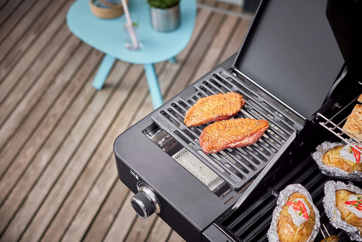 Rösle Gasgrill Videro Pro G4-S Vario+ Mattschwarz - Modell 2023 5 Rösle Gasgrill Videro Pro G4-S Vario+ Mattschwarz - Modell 2023 – Bild 5