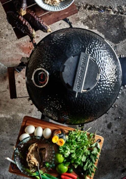 The Bastard Keramikgrill Classic Medium - Complete - Schwarz Glänzend - Modell 2023 -Bbq Discounter The Bastard Classic Medium Keramikgrill Seitenablagen