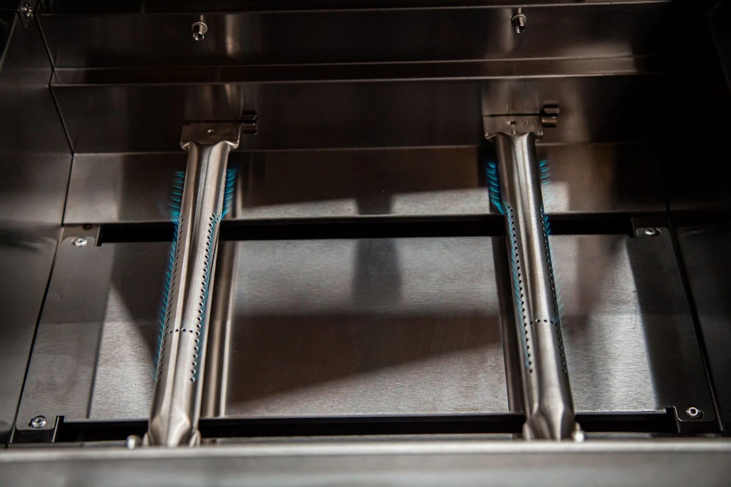 Grillfürst G201E 2-Brenner Gasgrill Portabel V2 - Campinggrill / Balkongrill - X-DEAL Inkl. Untergestell Und Tragetasche 5 Grillfürst G201E 2-Brenner Gasgrill Portabel V2 - Campinggrill / Balkongrill - X-DEAL Inkl. Untergestell Und Tragetasche – Bild 5