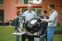 Napoleon Holzkohlegrill Kugelgrill Ø 57cm Im Rollwagen Mit Gussrost Und Deckelscharnier PRO22K-Cart-2 21 Napoleon Holzkohlegrill Kugelgrill Ø 57cm Im Rollwagen Mit Gussrost Und Deckelscharnier PRO22K-Cart-2 -Bbq Discounter napoleon grill PRO22K CART 2