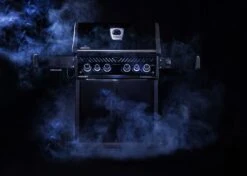 Napoleon Rogue SE 525 Gasgrill - All-black - Grillfürst Edition Inkl. Abdeckhaube - SMART Deal Inkl. Grillfürst Grill Control - Modell 2022 -Bbq Discounter napoleon rogue se all black limited